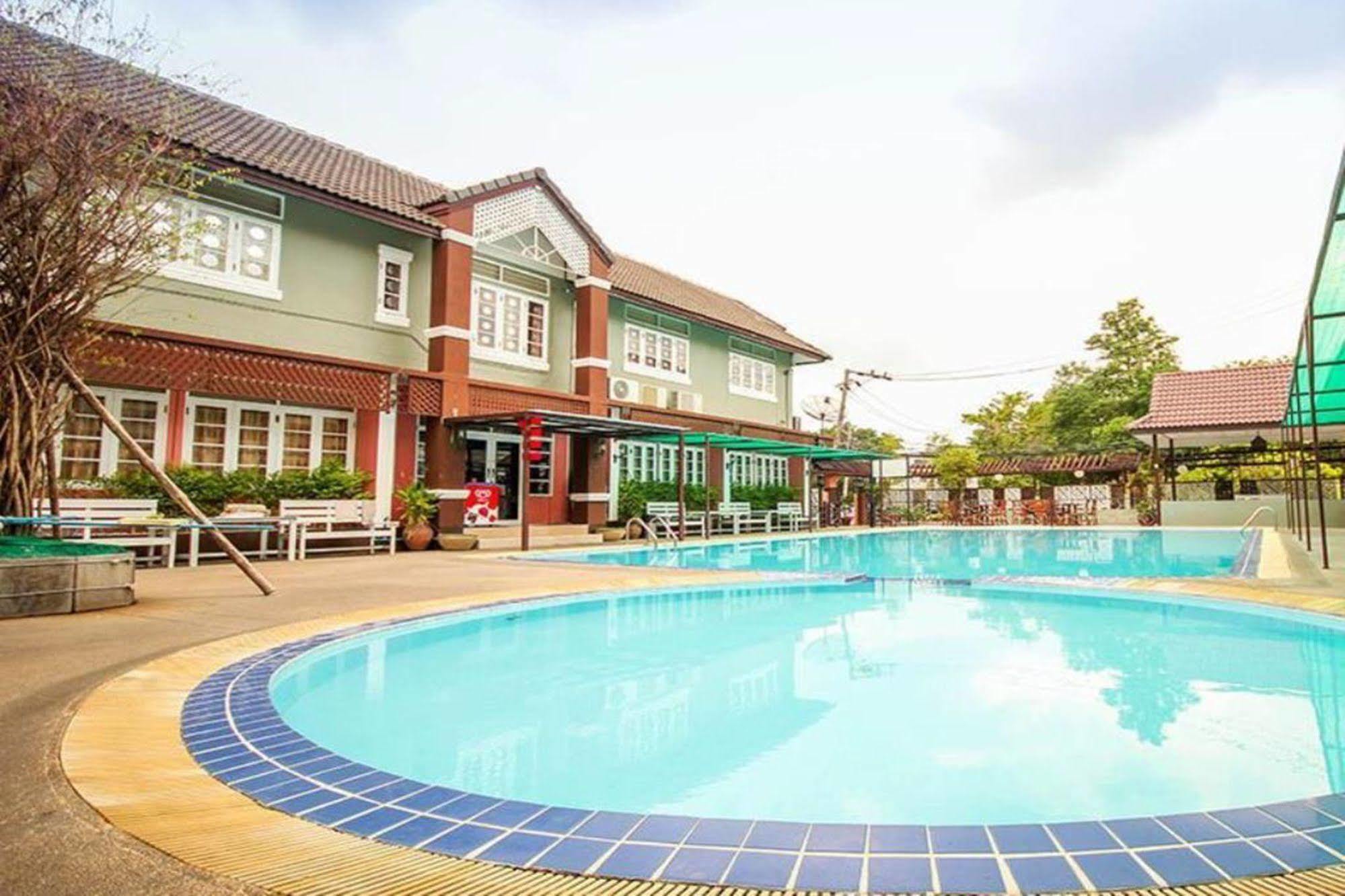 Waratee Spa Resort Villa Bangkok Exterior foto